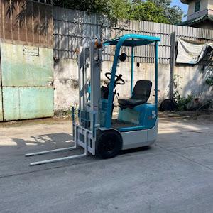 Xe nâng điện ngồi lái 500kg Toyota FB05, nâng cao 2.3m