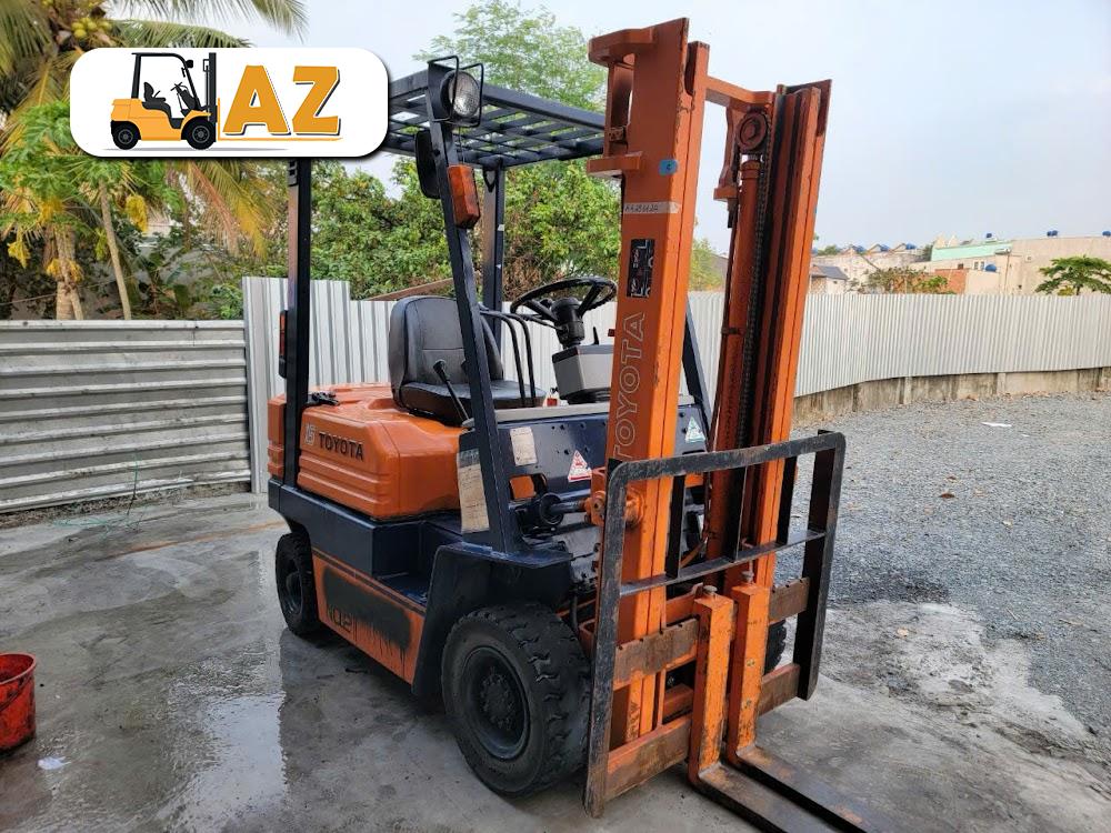 xe nâng dầu 1.5 tấn Toyota 5FD15 3m