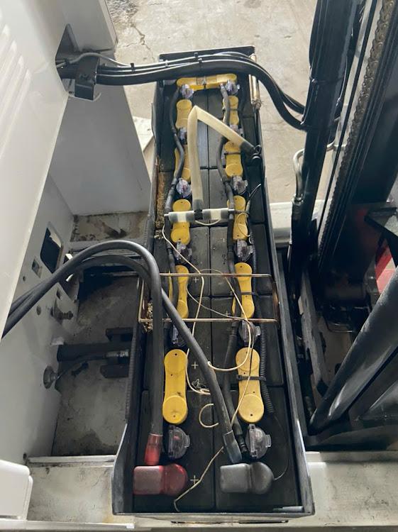 Xe nâng điện đứng lái 1 tấn Nichiyu FBR10-85B, 4.5m - Cận cảnh xe