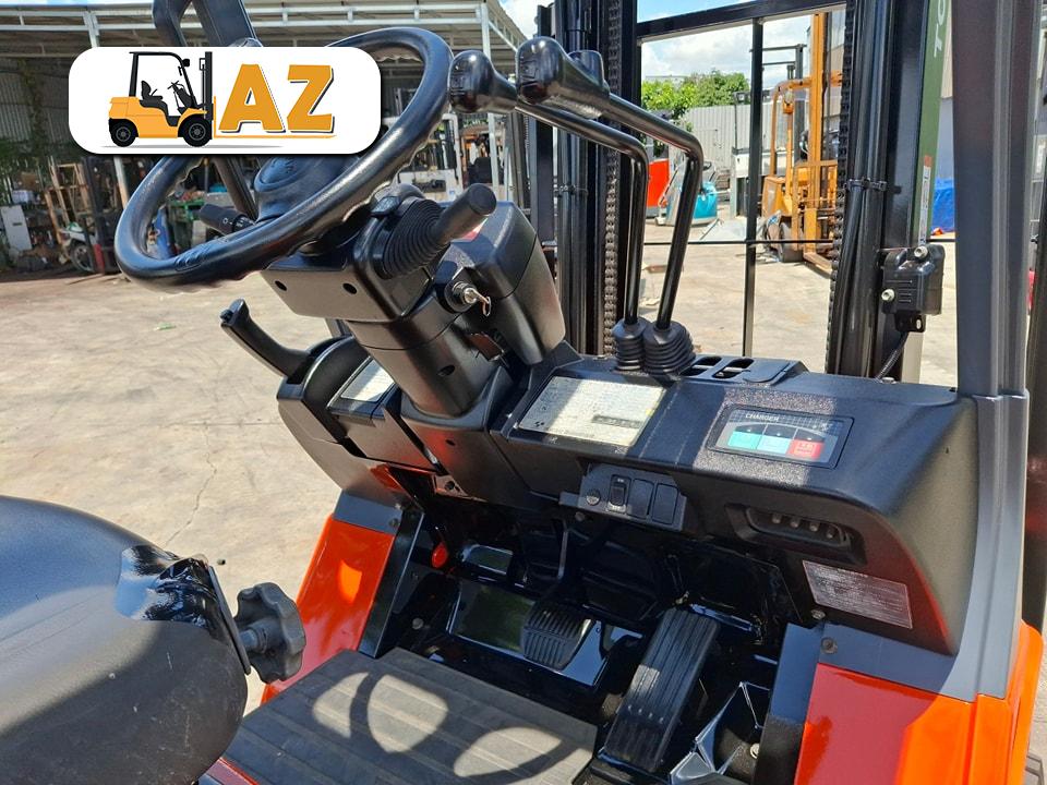 xe-nang-dien-ngoi-lai-1.5-tan-toyota-8fbl15