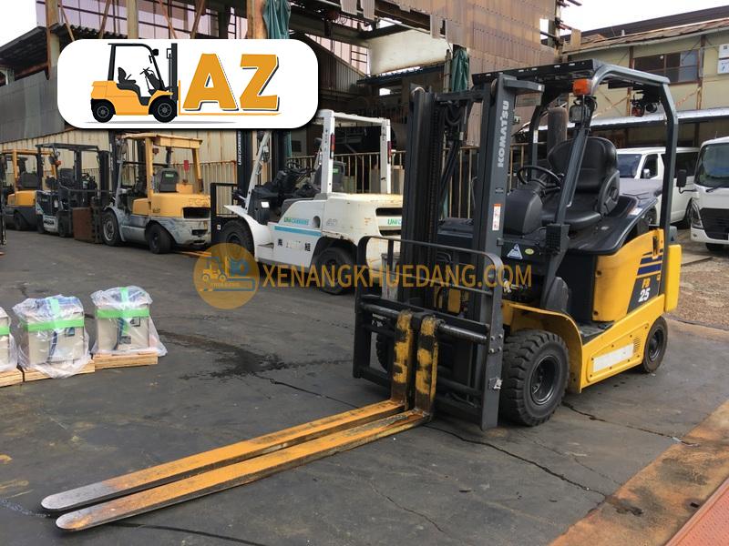 Xe nâng điện ngồi lái 2.5 tấn Komatsu FB25-12 - Chi tiết bánh lái