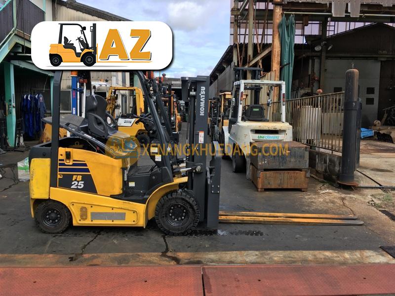 Xe nâng điện ngồi lái 2.5 tấn Komatsu FB25-12 - Cận cảnh