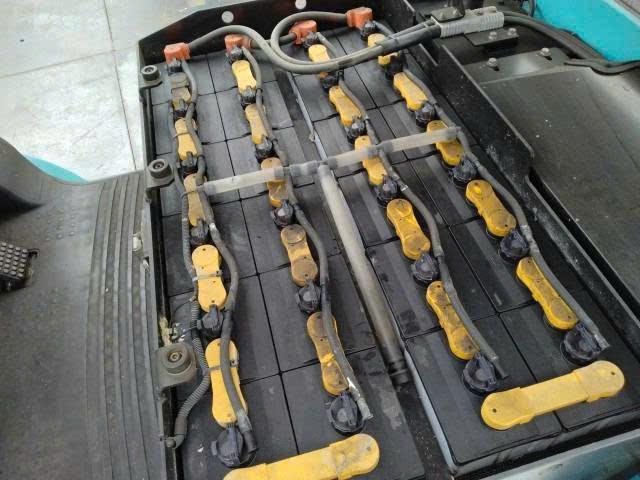 xe-nang-dien-ngoi-lai-2.5-tan-sumitomo-51fb25pxiii-4m-2018